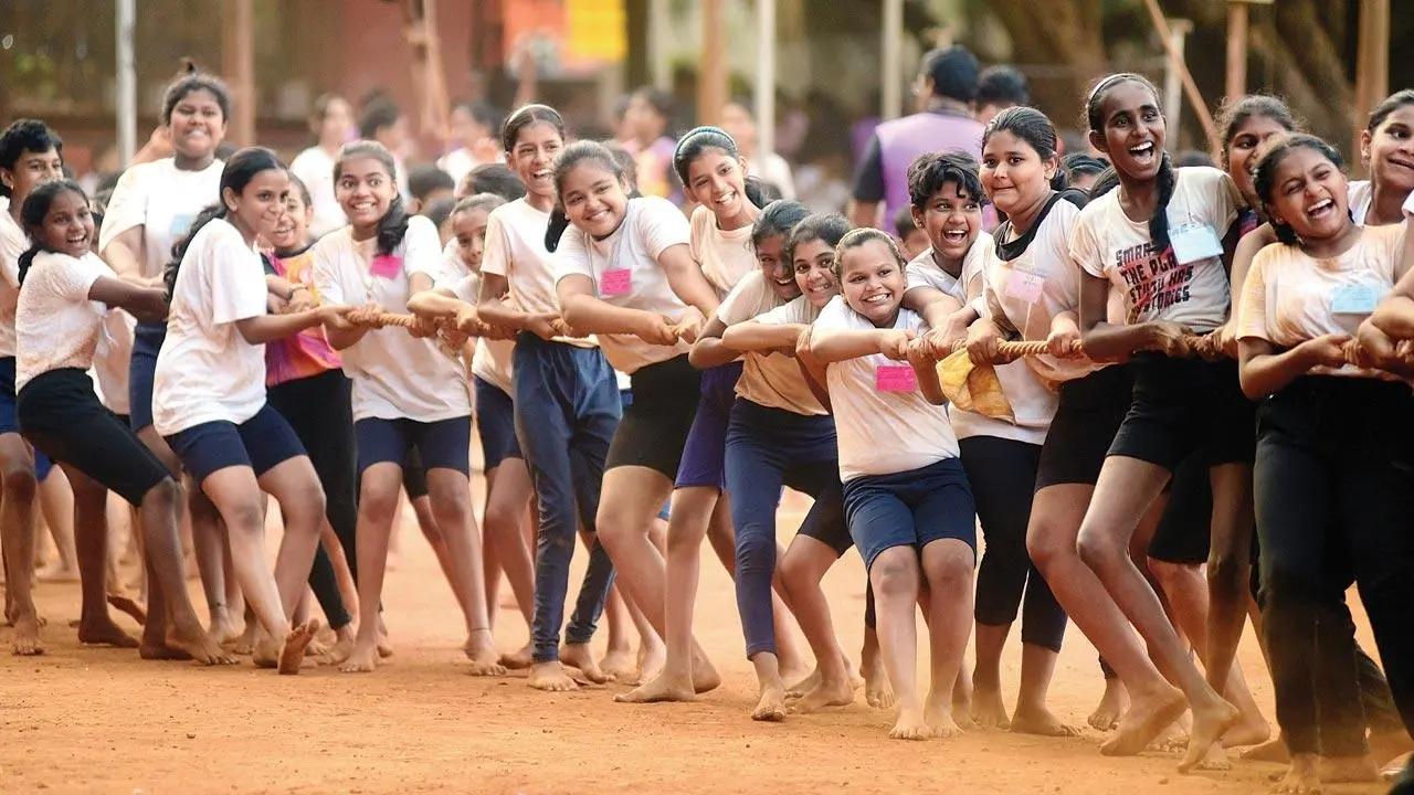 Best pull forward: A team of girls put up a show of collective strength during the 48th Samartha Annual Sports Training Camp at Shivaji Park, Dadar. Pic/Atul Kamble
